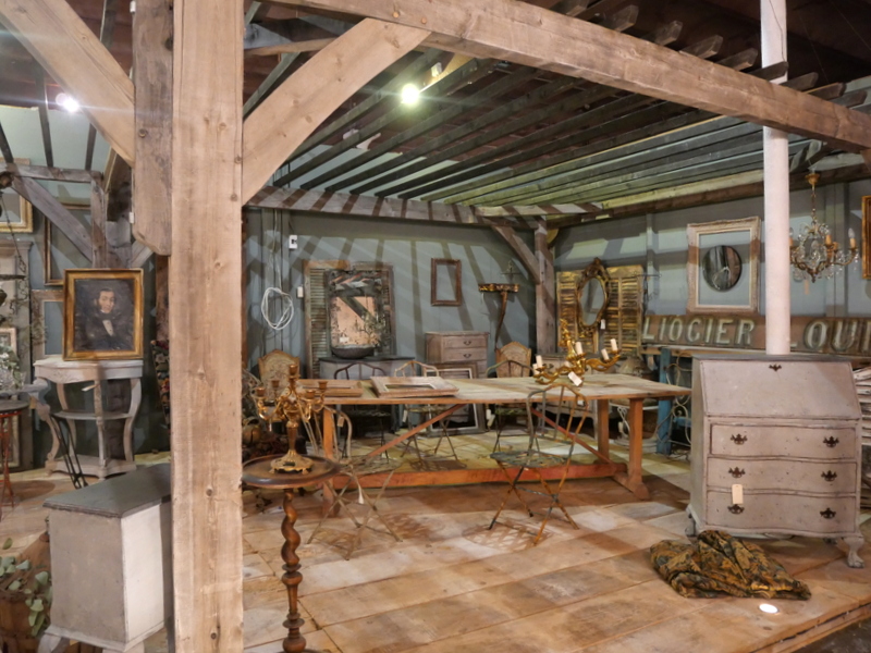 Brocantes et dépôts vente