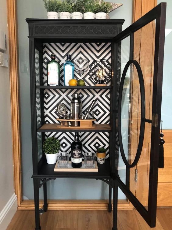 Relooker un meuble avec du papier peint