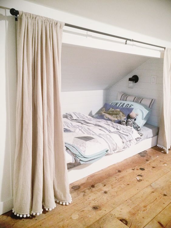 Aménager une sous-pente lit