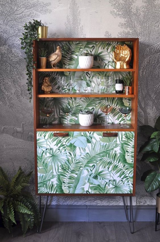 Papier peint sur un meuble